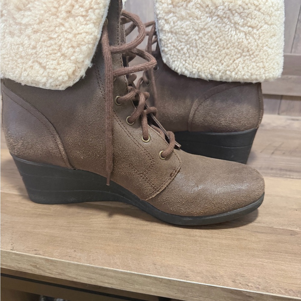 UGG® Women's Zea Leather Uptown Wedge Boots Size 11 - Picture 5 of 8